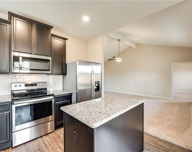 228 Ryan Street - Photo Thumbnail 12