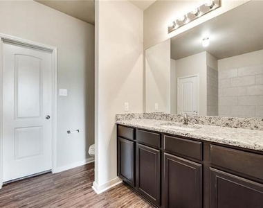 228 Ryan Street - Photo Thumbnail 18