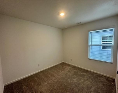 924 Sandhill Crane Lane - Photo Thumbnail 8