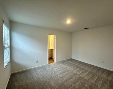 924 Sandhill Crane Lane - Photo Thumbnail 7