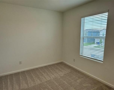 924 Sandhill Crane Lane - Photo Thumbnail 9