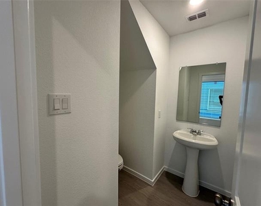 924 Sandhill Crane Lane - Photo Thumbnail 13
