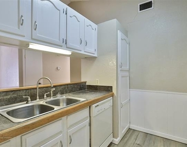 3674 Radcliff Road - Photo Thumbnail 15