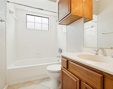 3317 Devonshire Drive - Photo Thumbnail 10