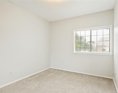 3317 Devonshire Drive - Photo Thumbnail 9