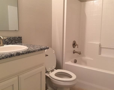 3115 N Hickory Street - Photo Thumbnail 17