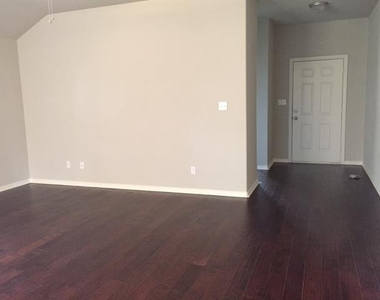 3115 N Hickory Street - Photo Thumbnail 18