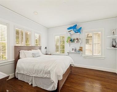 4352 Livingston Avenue - Photo Thumbnail 21