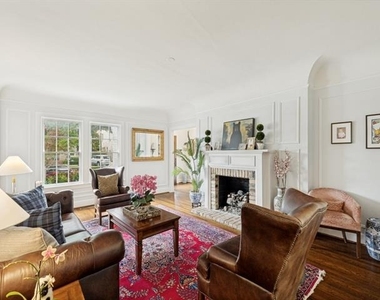 4352 Livingston Avenue - Photo Thumbnail 2