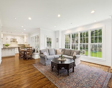 4352 Livingston Avenue - Photo Thumbnail 5