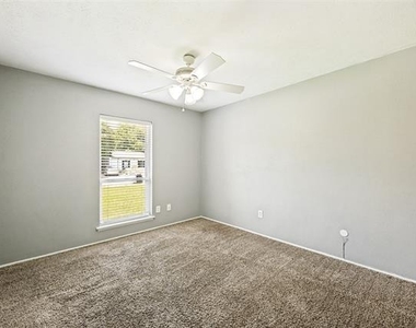 530 Hightrail Drive - Photo Thumbnail 9