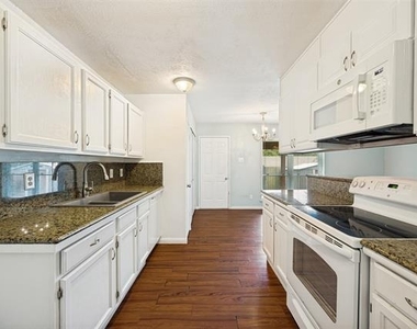 530 Hightrail Drive - Photo Thumbnail 3