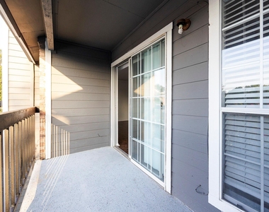 18333 Roehampton Drive - Photo Thumbnail 16