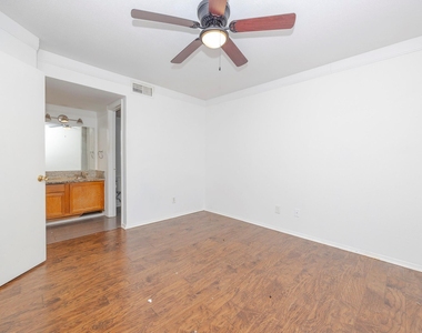 18333 Roehampton Drive - Photo Thumbnail 8