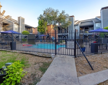18333 Roehampton Drive - Photo Thumbnail 22