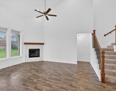 1501 Lake Grove Drive - Photo Thumbnail 1