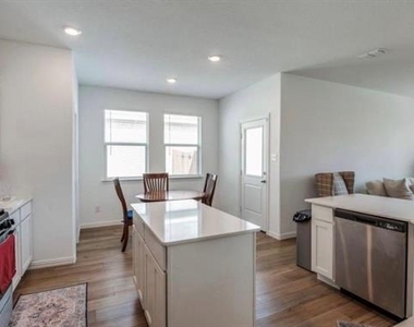 8424 Gray Squirrel Lane - Photo Thumbnail 6