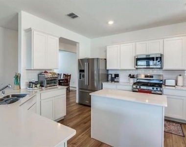 8424 Gray Squirrel Lane - Photo Thumbnail 5