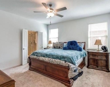 8424 Gray Squirrel Lane - Photo Thumbnail 11