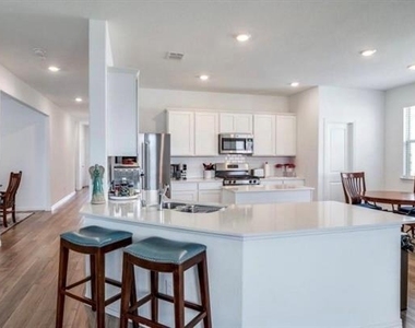 8424 Gray Squirrel Lane - Photo Thumbnail 4