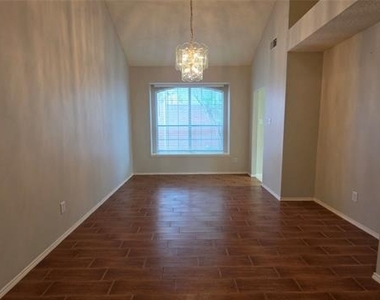 1268 Topeka Drive - Photo Thumbnail 8