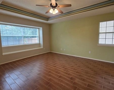 1268 Topeka Drive - Photo Thumbnail 13