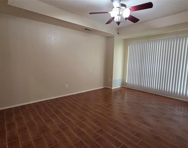 1268 Topeka Drive - Photo Thumbnail 10