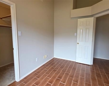 1268 Topeka Drive - Photo Thumbnail 23