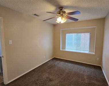 1268 Topeka Drive - Photo Thumbnail 27