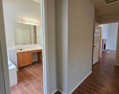 1268 Topeka Drive - Photo Thumbnail 19
