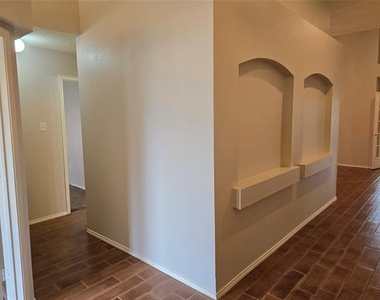 1268 Topeka Drive - Photo Thumbnail 24