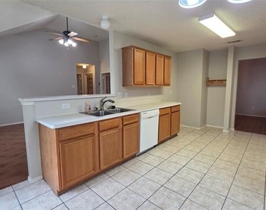 1268 Topeka Drive - Photo Thumbnail 5
