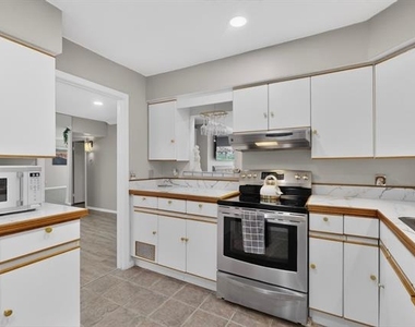 7812 Royal Lane - Photo Thumbnail 14