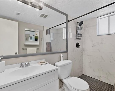 7812 Royal Lane - Photo Thumbnail 23
