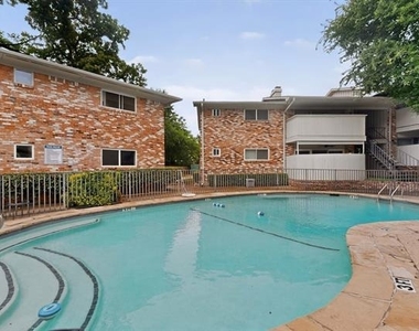 7812 Royal Lane - Photo Thumbnail 36