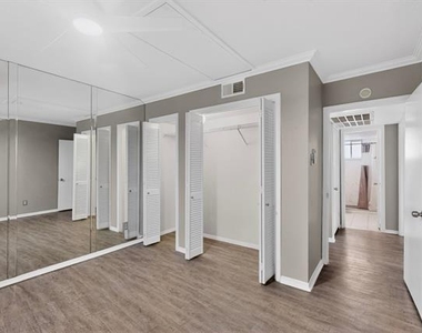 7812 Royal Lane - Photo Thumbnail 30