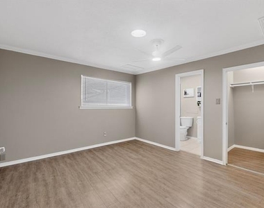 7812 Royal Lane - Photo Thumbnail 20