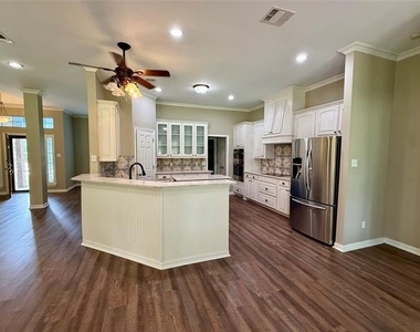 102 Aledo Pointe Drive - Photo Thumbnail 6