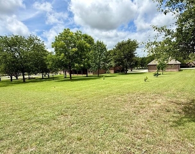 102 Aledo Pointe Drive - Photo Thumbnail 2