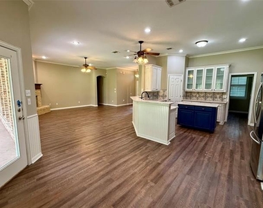 102 Aledo Pointe Drive - Photo Thumbnail 7