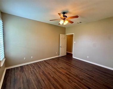 102 Aledo Pointe Drive - Photo Thumbnail 24