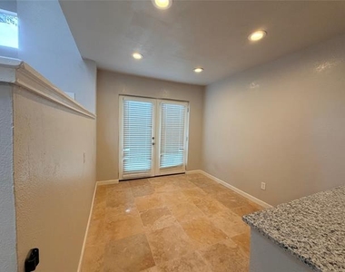 6808 Eastridge Drive - Photo Thumbnail 6