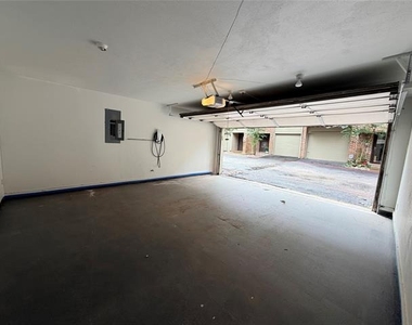 6808 Eastridge Drive - Photo Thumbnail 13
