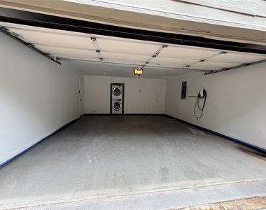 6808 Eastridge Drive - Photo Thumbnail 14