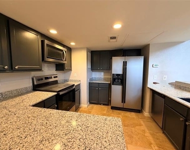 6808 Eastridge Drive - Photo Thumbnail 5