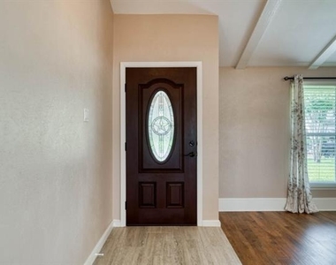 1817 Hemlock Drive - Photo Thumbnail 2