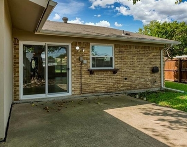 1817 Hemlock Drive - Photo Thumbnail 19