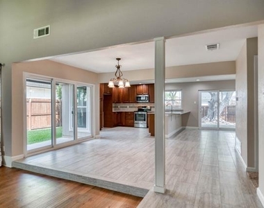 1817 Hemlock Drive - Photo Thumbnail 5