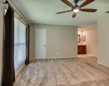 1817 Hemlock Drive - Photo Thumbnail 13
