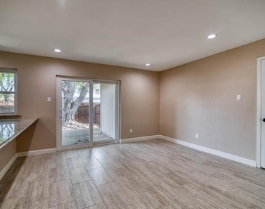 1817 Hemlock Drive - Photo Thumbnail 10